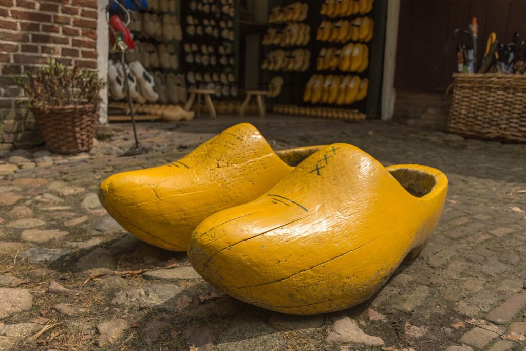 Different Types of Wooden Clogs – Ugglebo Clogs
